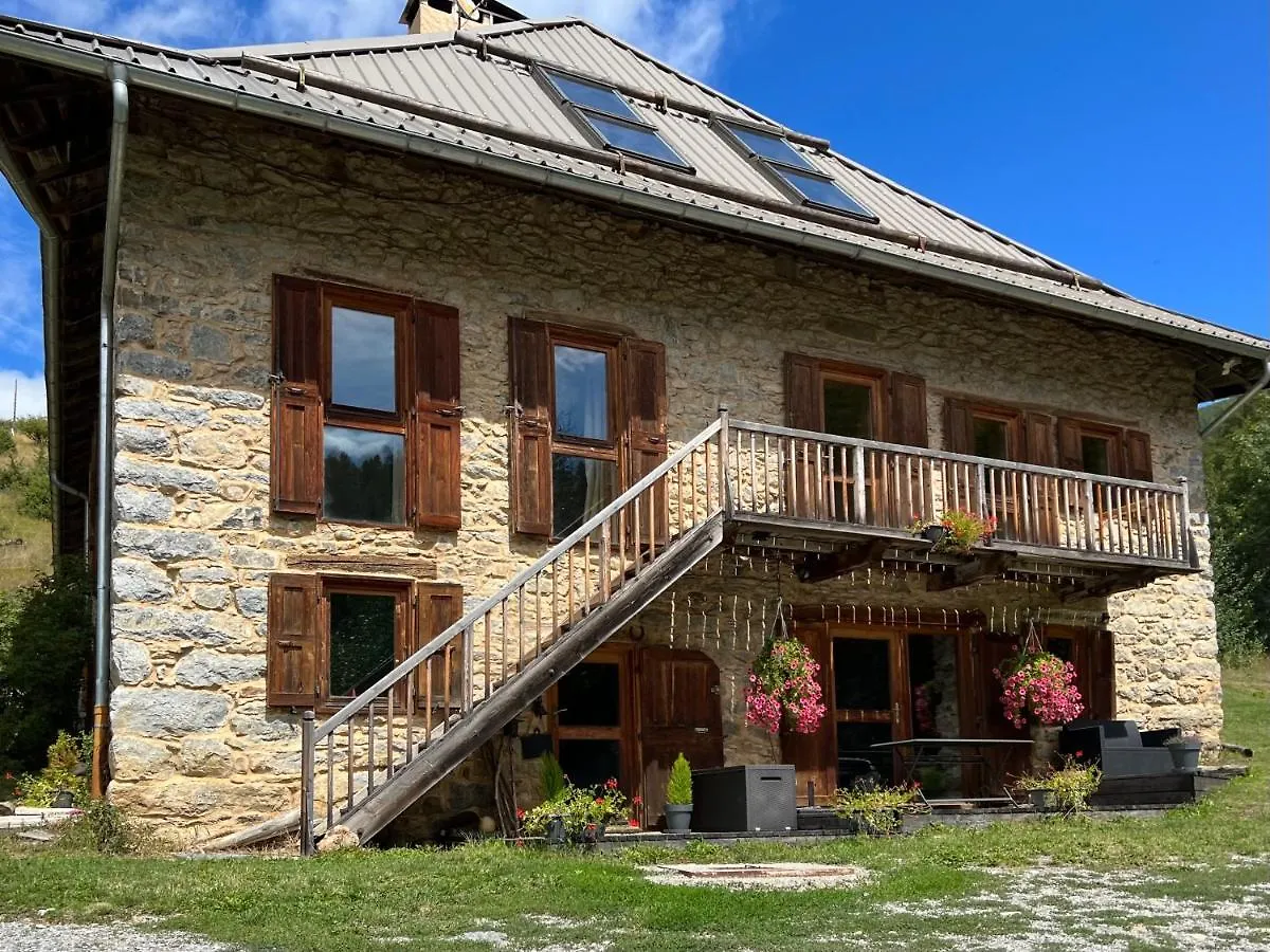 Le Cerf De La Lune Crots Apartment